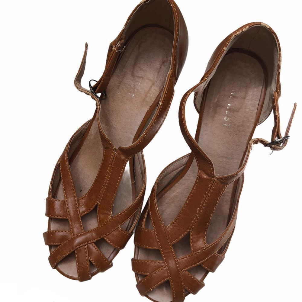 Nine West Set of 3 Pairs of Size 7 Shoes (Flawed) - Picture 10 of 17